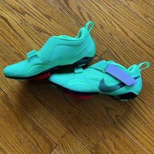 Nike Cycling Shoes - Size 8